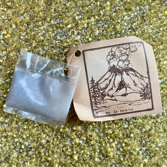 1980 Unicorn Bell with Ash from Mt. Saint Helens - Picture 8 of 13